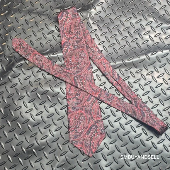 Polo Ralph Lauren Silk Tie Red Navy Blue Paisley Hand Made USA 3.75 Inch Width - Picture 2 of 6